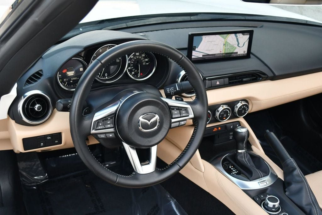Used 2024 MAZDA MX-5 Miata Grand Touring RWD image 47
