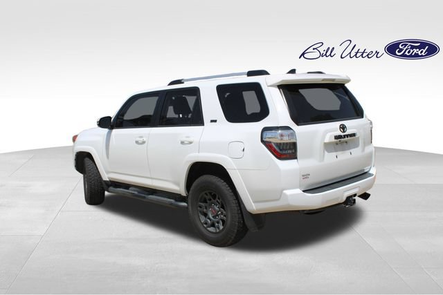 Used 2021 Toyota 4Runner SR5 Premium w/ Moonroof Package RWD image 7