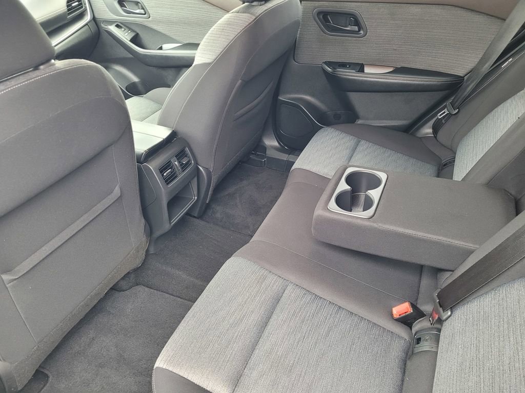 Used 2021 Nissan Rogue S image 9