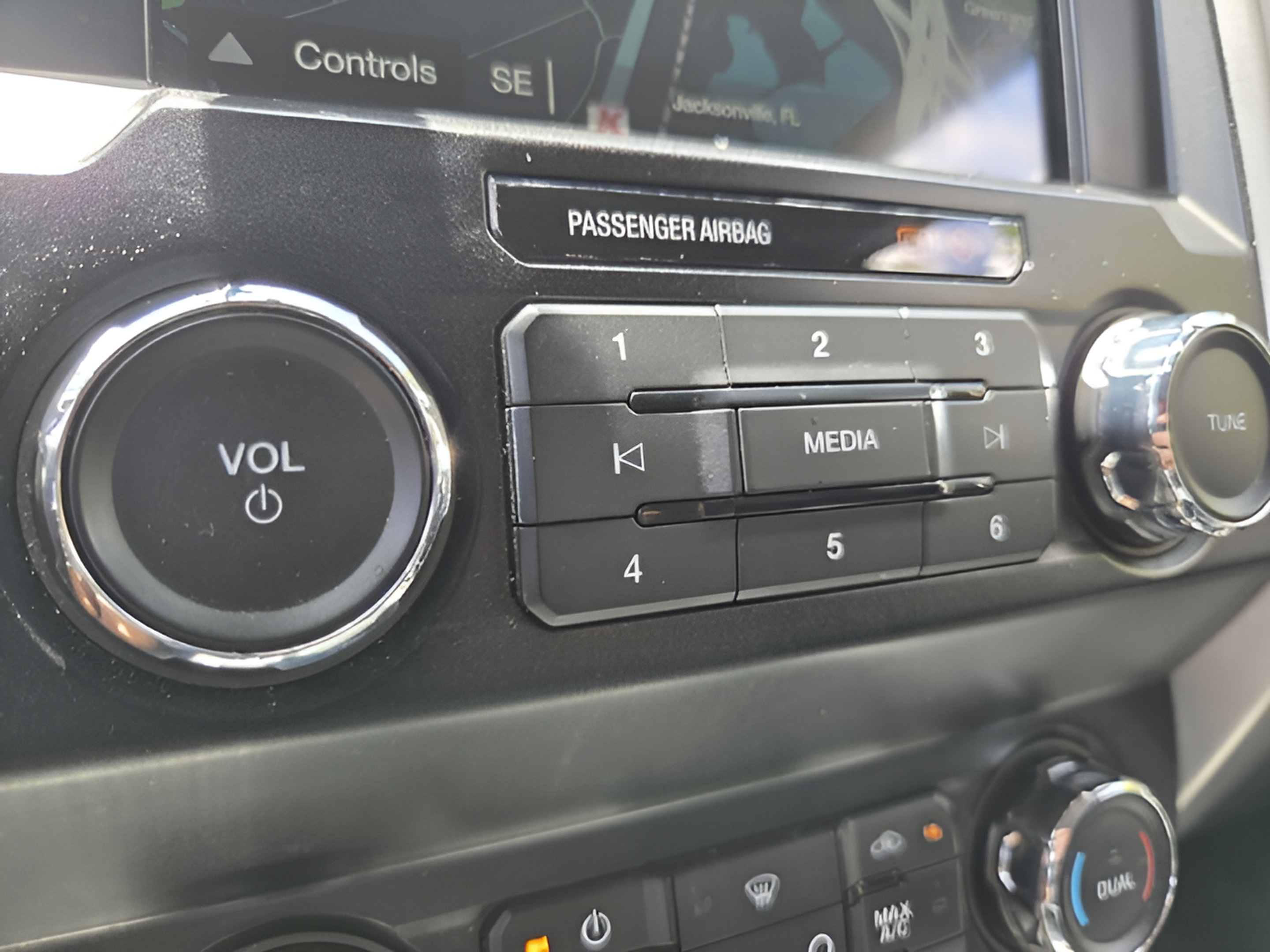 Used 2019 Ford F350 Lariat w/ Lariat Value Package AWD/4WD image 21