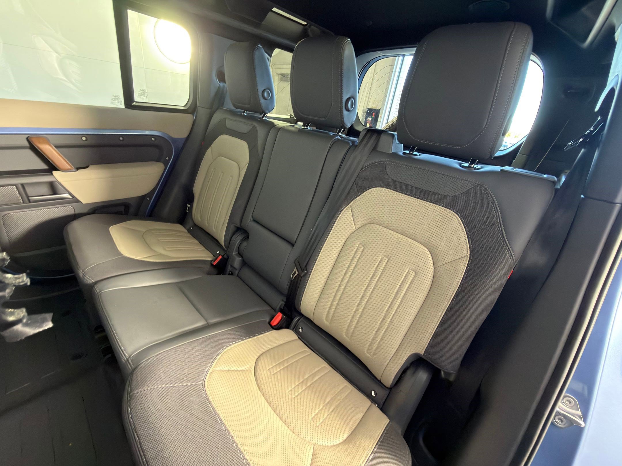 Used 2022 Land Rover Defender 110 X-Dynamic SE image 26