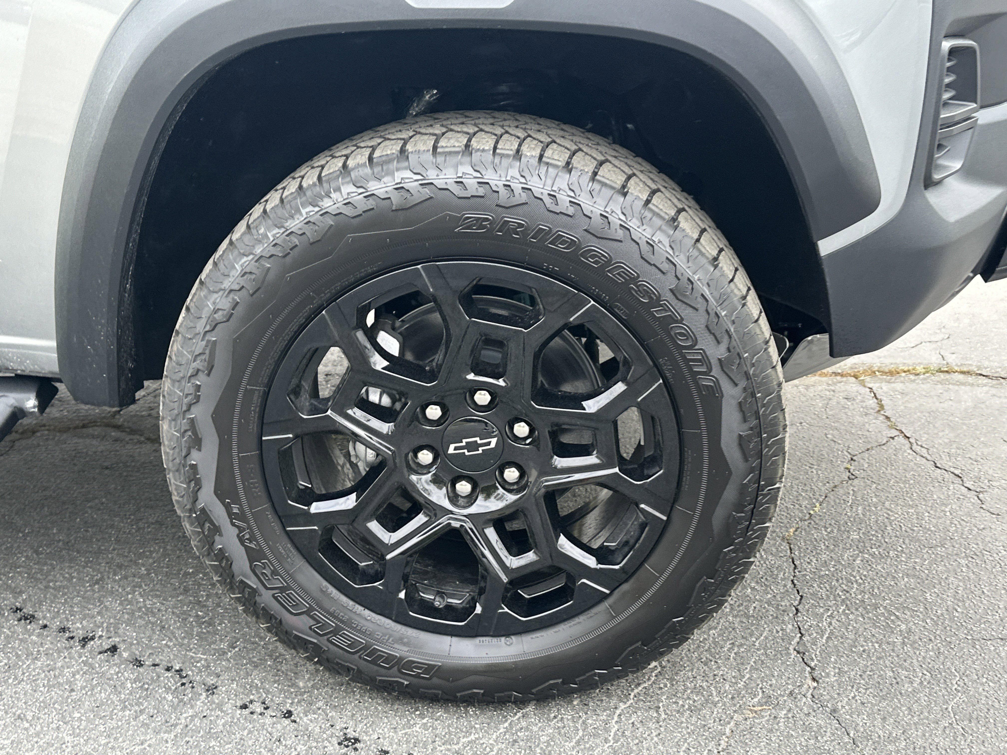 New 2026 Chevrolet Colorado Trail Boss w/ Off-Road Front Bumper Package image 13