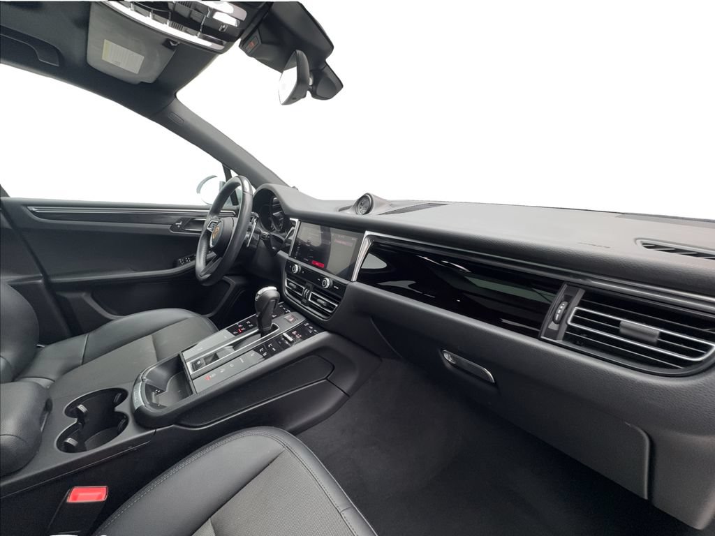 Used 2022 Porsche Macan AWD/4WD image 32