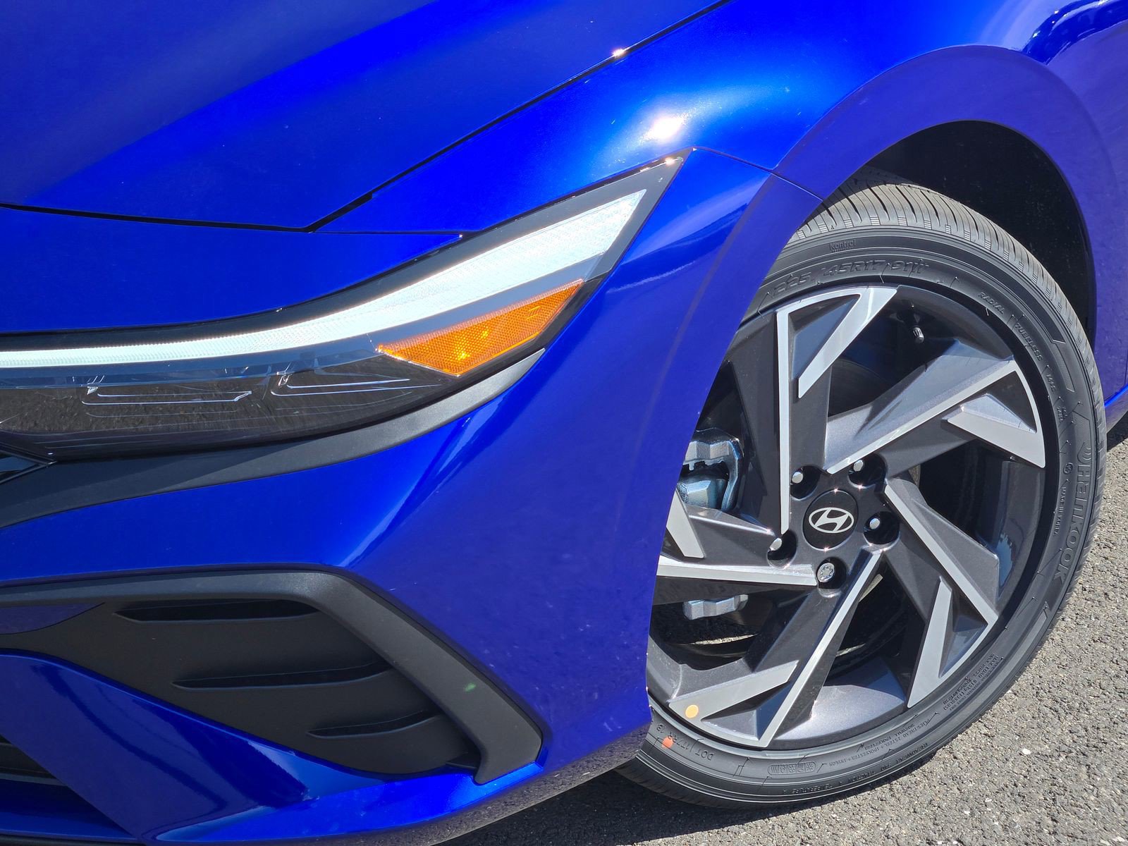 New 2025 Hyundai Elantra SEL image 4