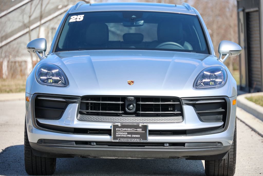 Certified 2025 Porsche Macan image 16