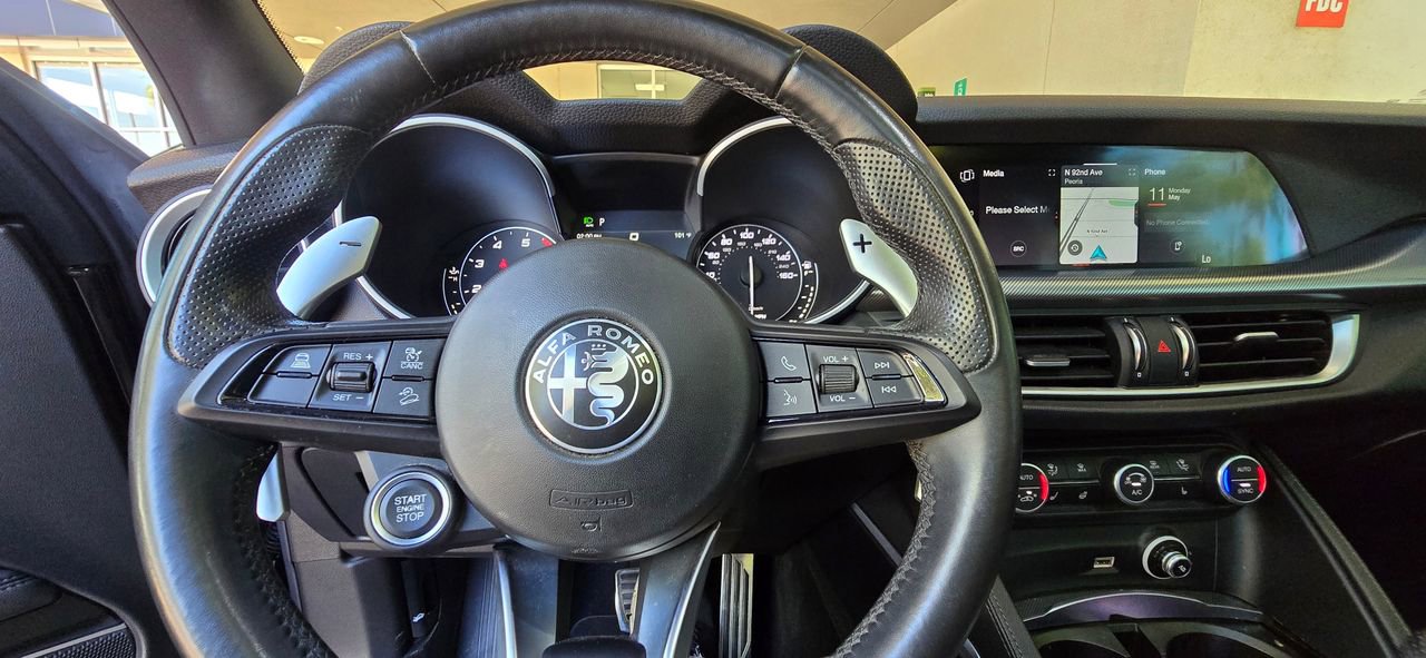 Used 2022 Alfa Romeo Stelvio Veloce AWD/4WD image 24