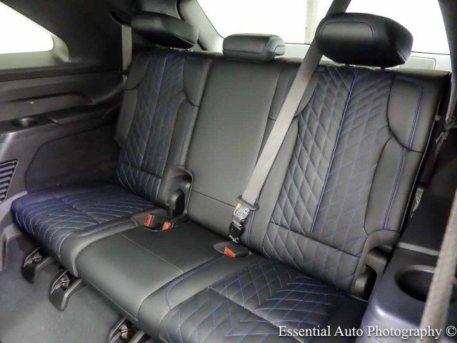 Used 2025 Cadillac Escalade IQ Luxury 1 AWD/4WD image 16