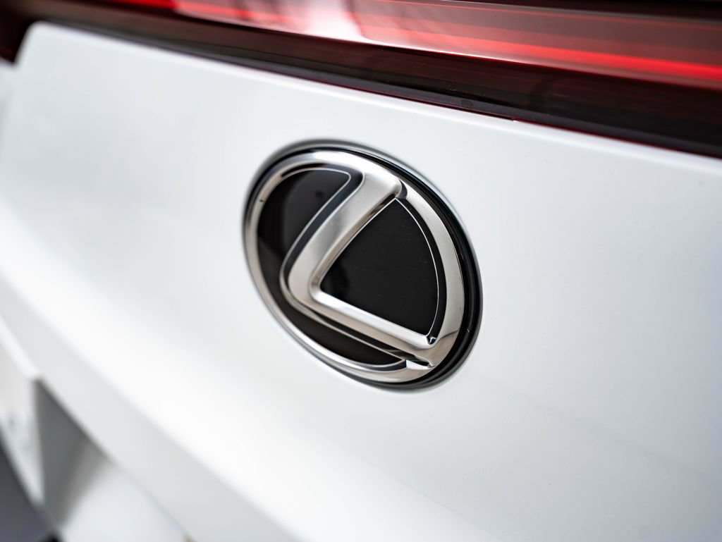 New 2026 Lexus UX 300h AWD image 18