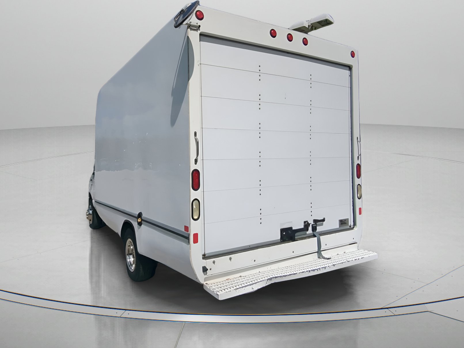 Used 2019 Ford E-350 and Econoline 350 Super Duty RWD image 23