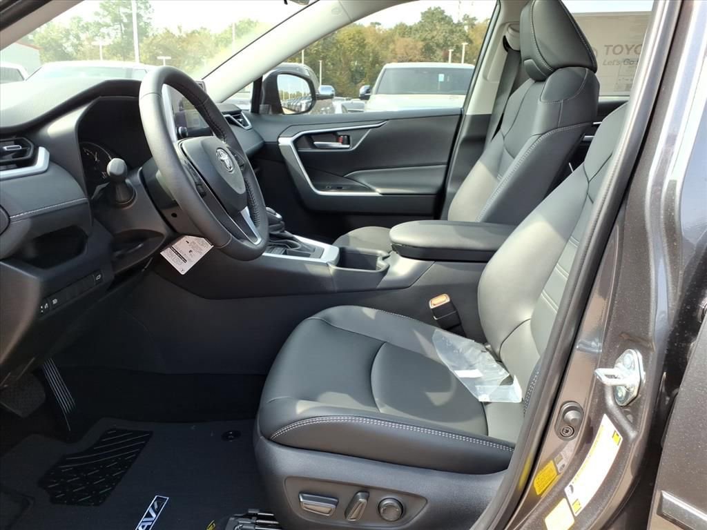 Certified 2025 Toyota RAV4 XLE Premium image 8