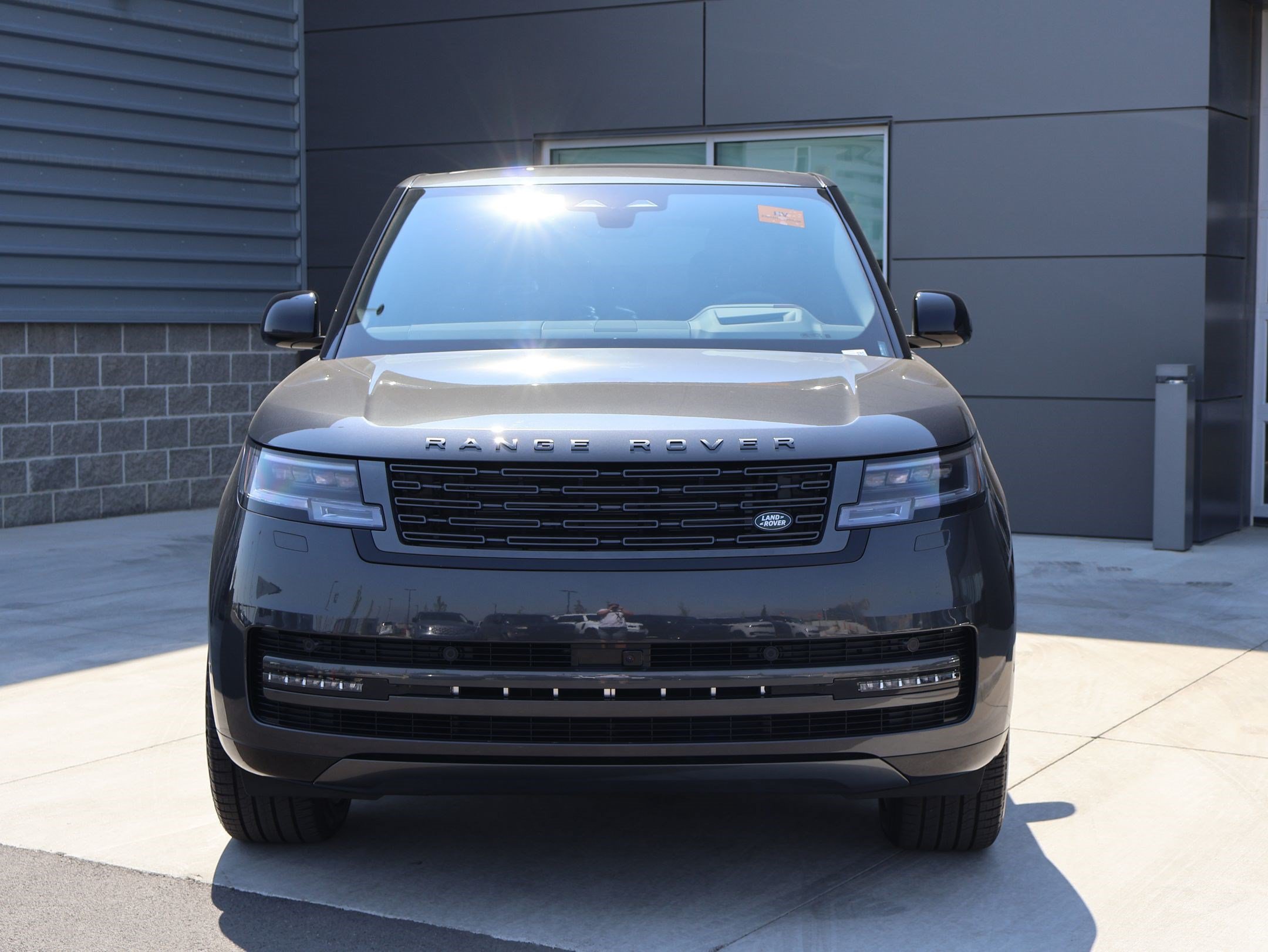 New 2026 Land Rover Range Rover SE AWD/4WD image 2