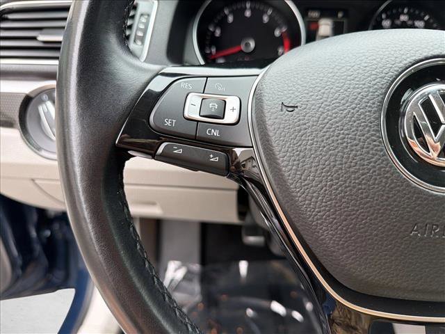 Used 2019 Volkswagen Passat 2.0T SE R-Line image 14