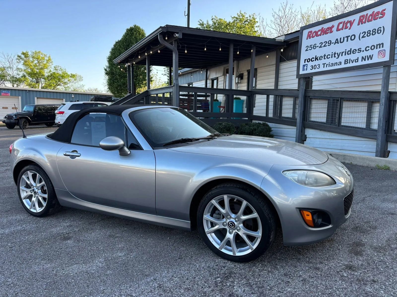 Used 2009 MAZDA MX-5 Miata Grand Touring w/ Premium Pkg RWD image 1