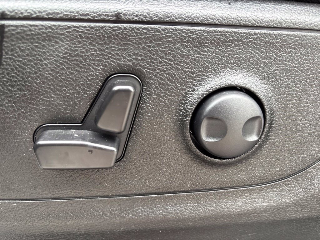 Used 2025 RAM 1500 Big Horn AWD/4WD image 18