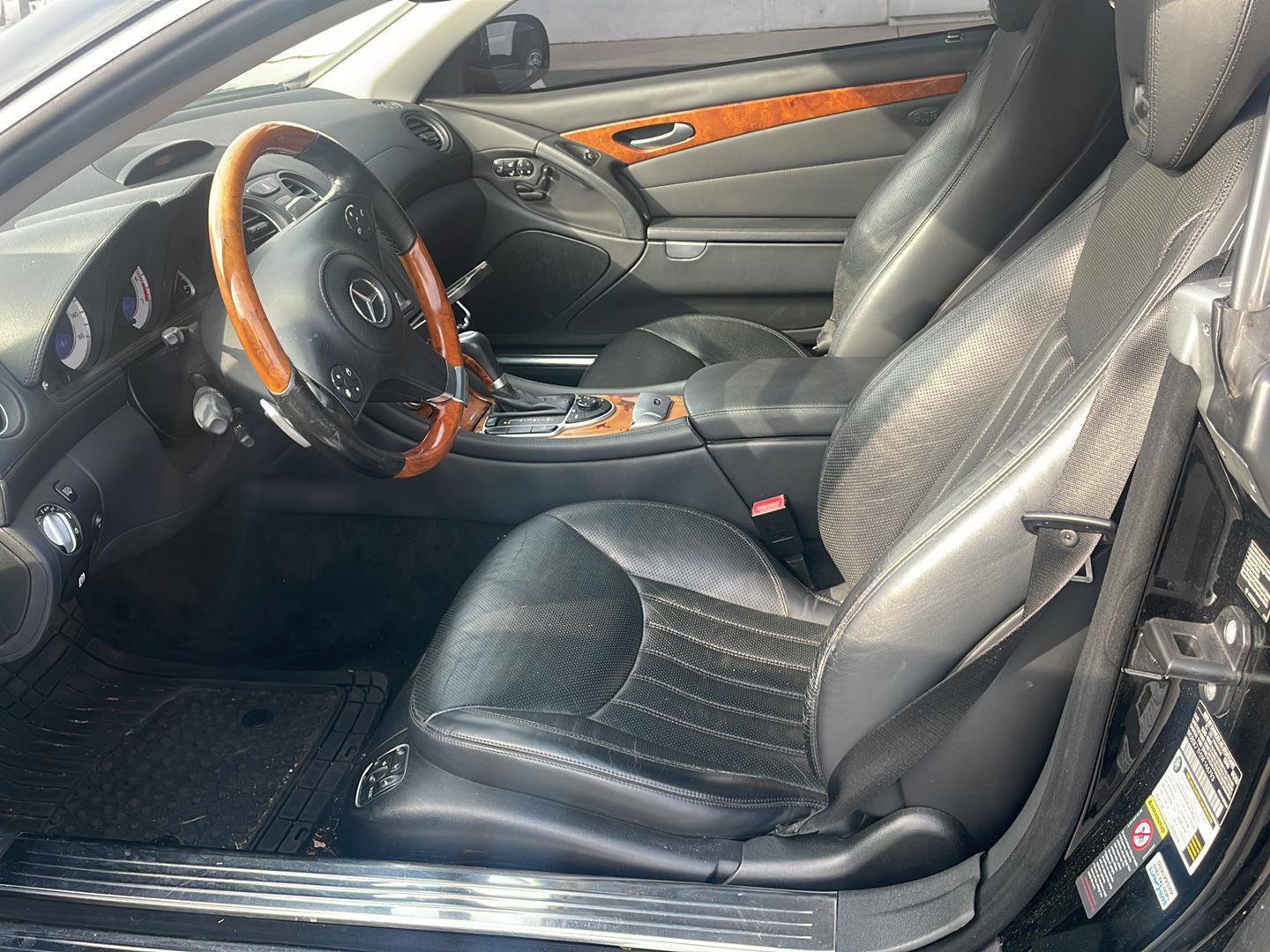 Used 2009 Mercedes-Benz SL 550 image 4