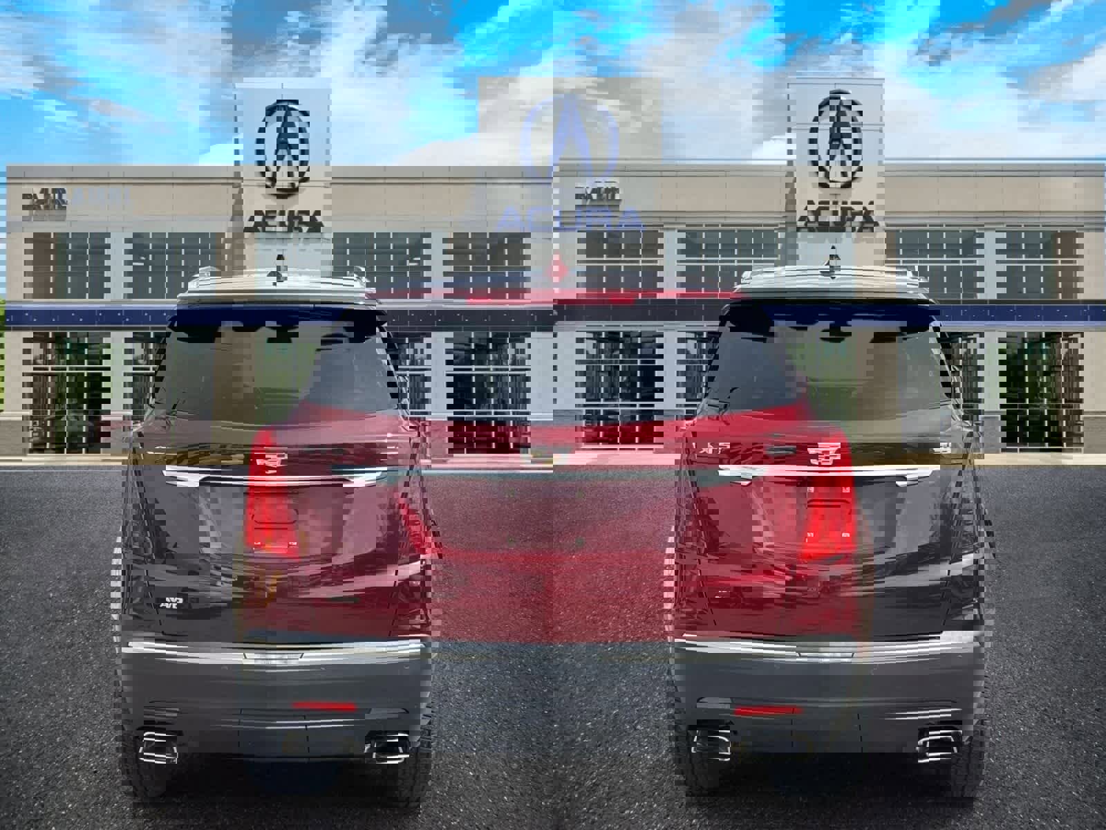 Used 2017 Cadillac XT5 Luxury w/ Driver Awareness Package AWD/4WD image 4