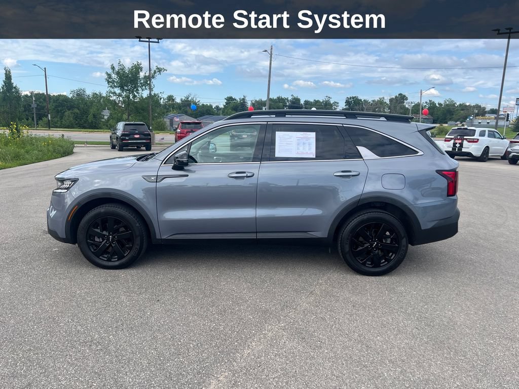 Used 2022 Kia Sorento S w/ Panoramic Sunroof Package AWD/4WD image 2