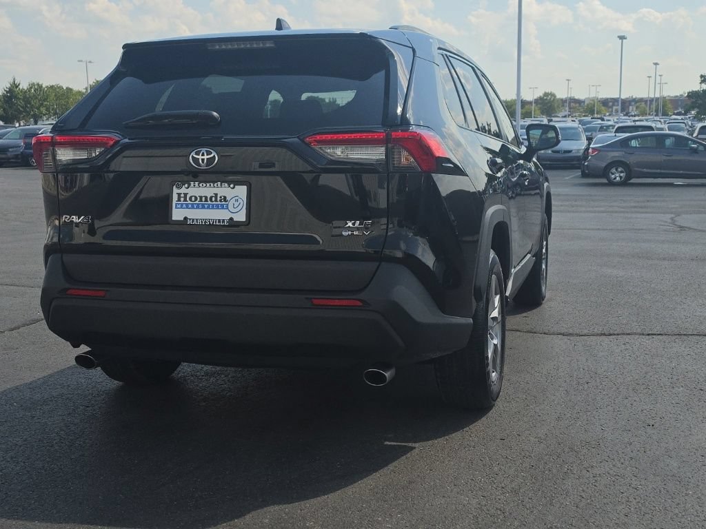Used 2025 Toyota RAV4 XLE AWD/4WD image 9