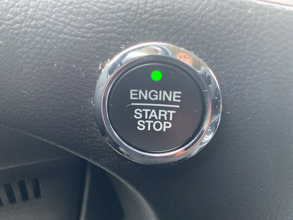 Used 2022 Ford Edge SE w/ Cargo Accessory Package image 28