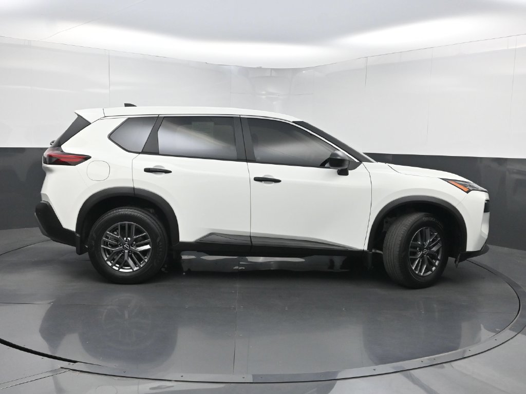 Used 2023 Nissan Rogue S FWD image 39
