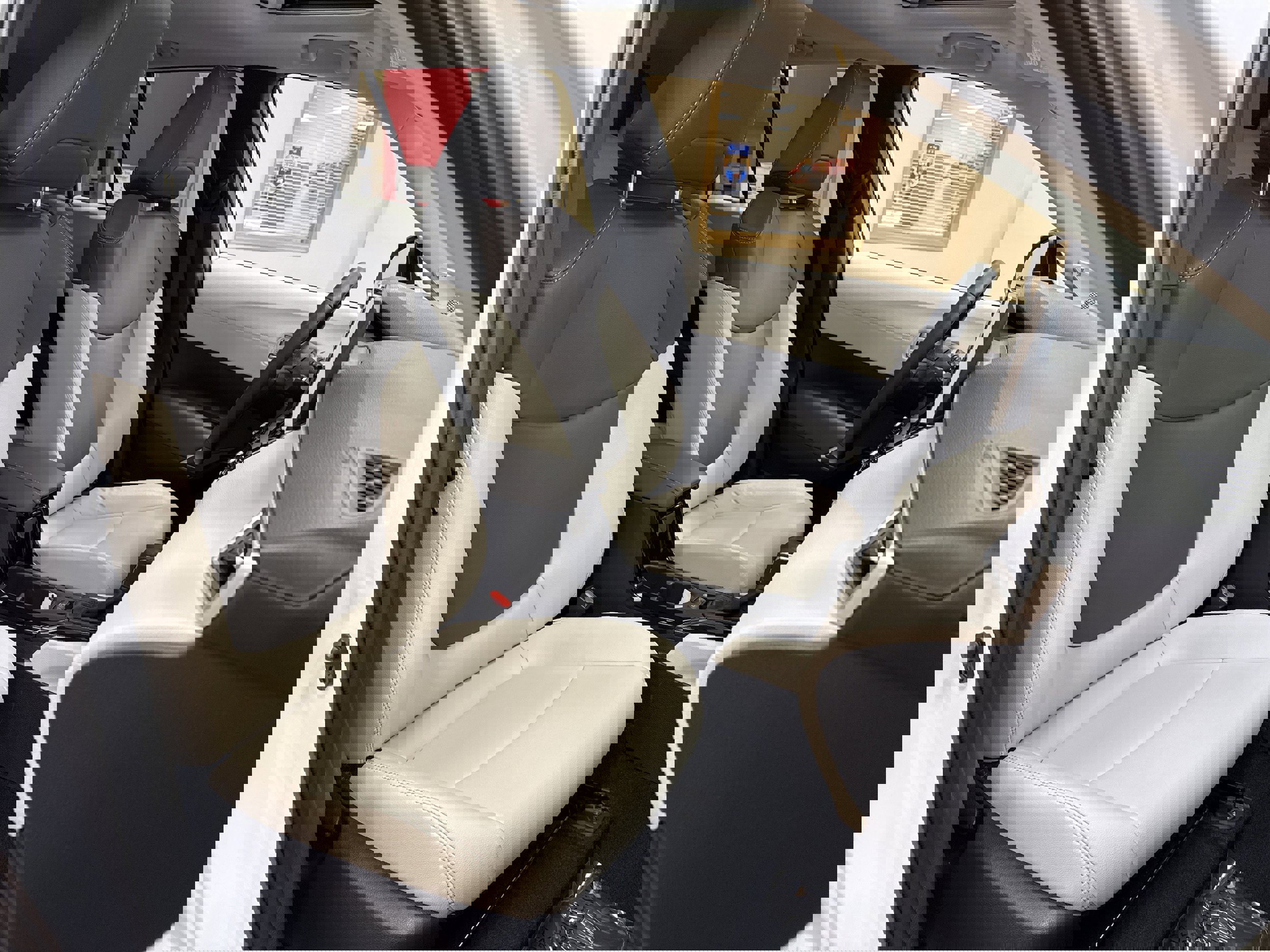 Used 2024 Toyota Corolla Cross XLE w/ Convenience Package image 20