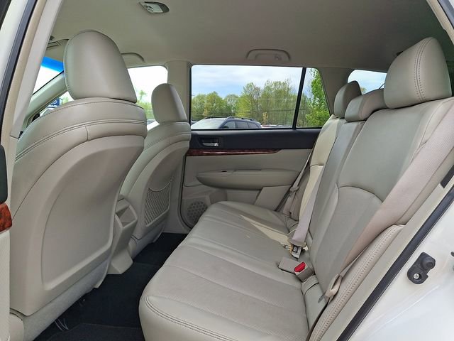 Used 2010 Subaru Outback 3.6R Limited AWD/4WD image 11