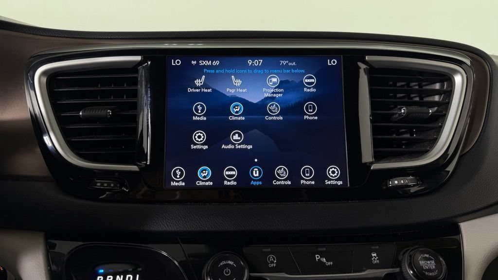 Used 2018 Chrysler Pacifica Touring-L w/ Premium Audio Group FWD image 22