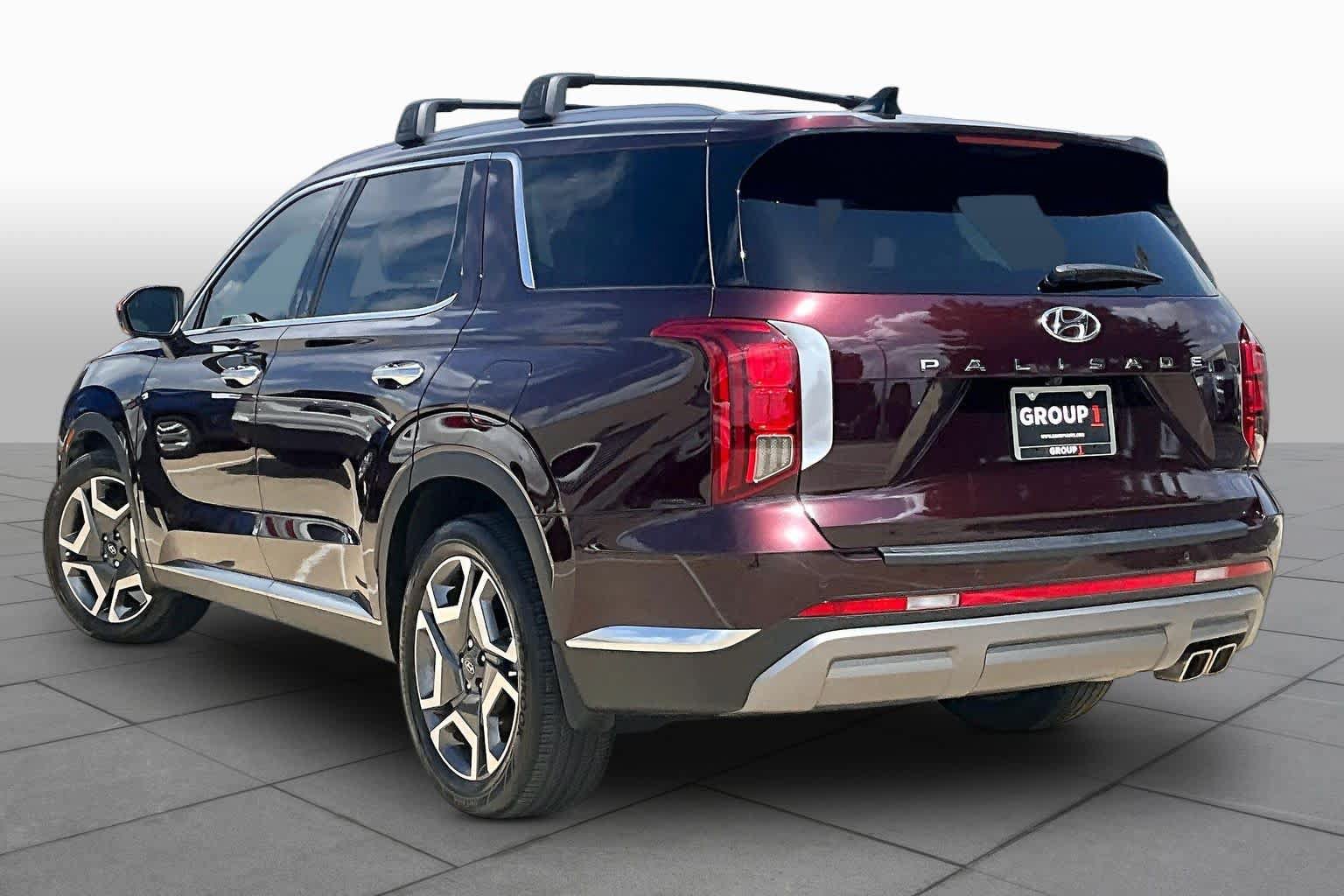 Used 2023 Hyundai Palisade Limited FWD image 11