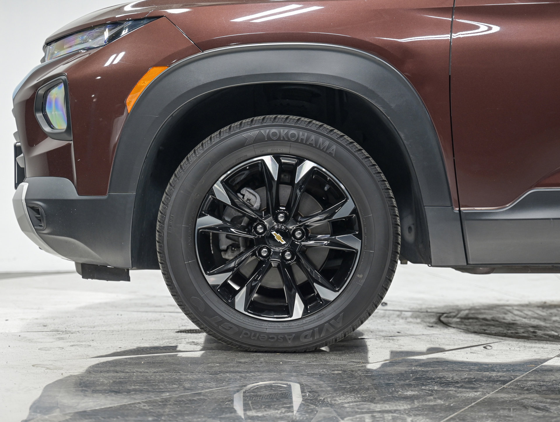 Used 2022 Chevrolet TrailBlazer LT w/ Convenience Package AWD/4WD image 3