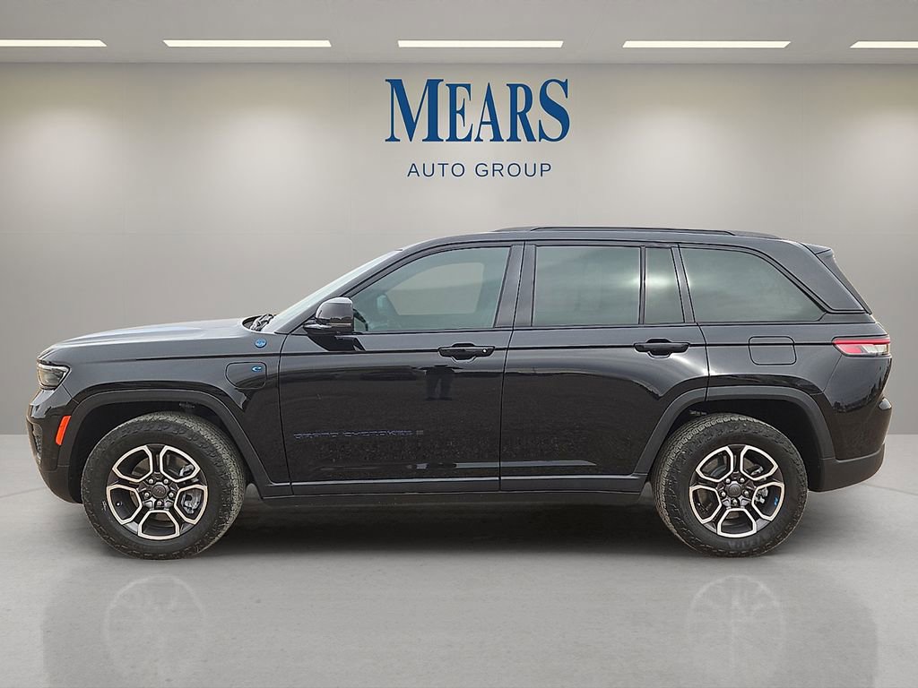 Used 2022 Jeep Grand Cherokee Trailhawk w/ Advanced Protech Group II image 2