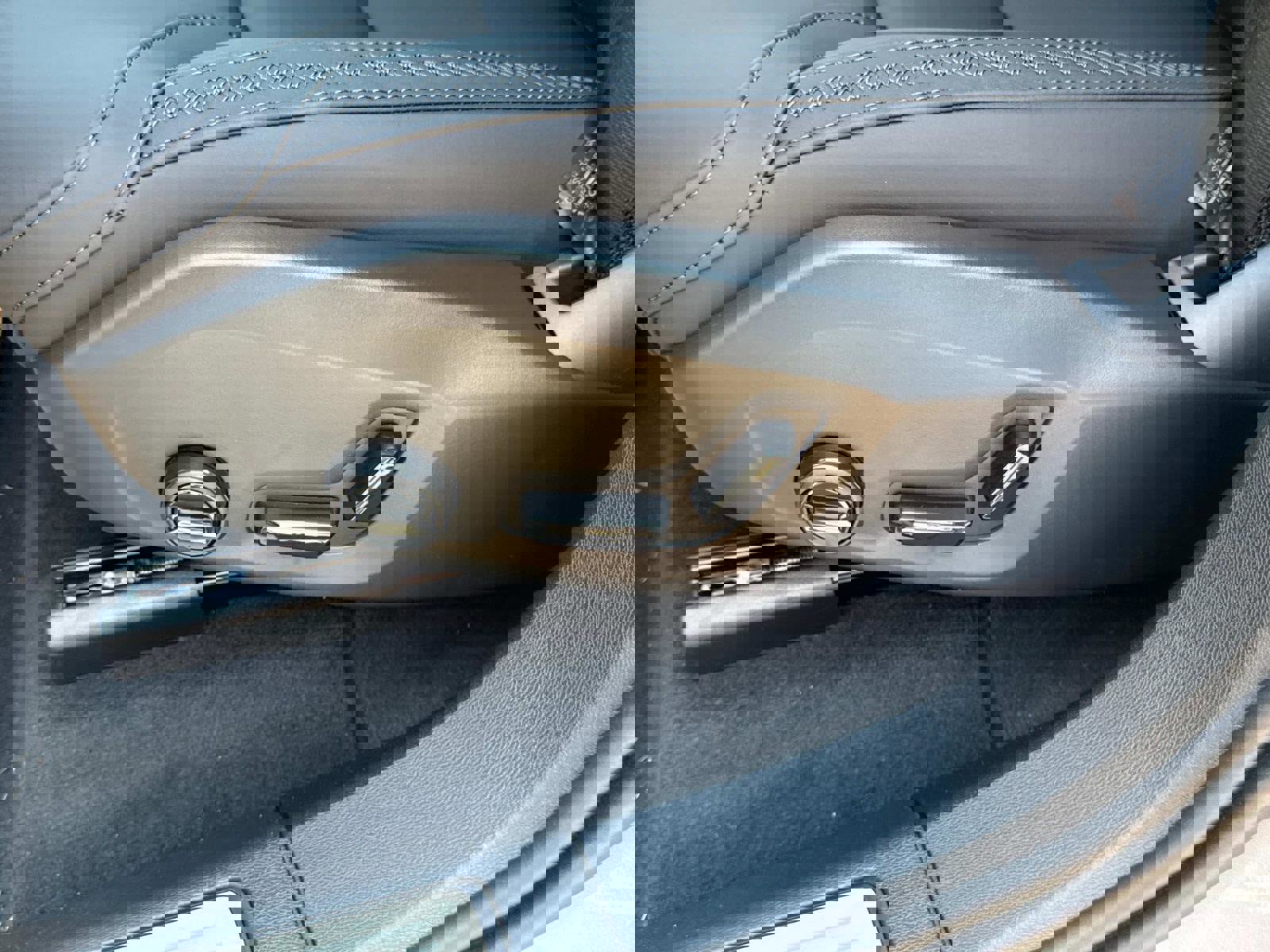 New 2026 Volvo XC60 B5 Plus w/ Climate Package image 20