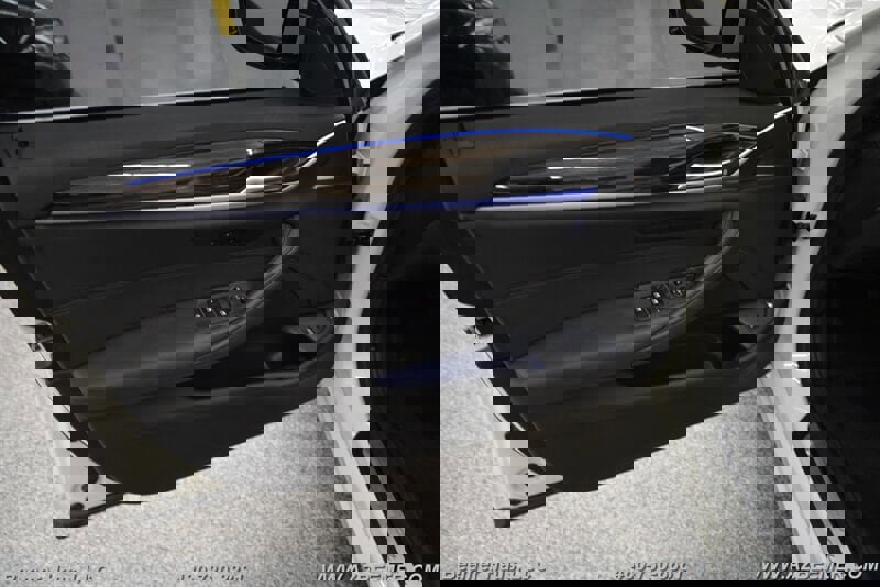 Used 2020 BMW 530e image 37