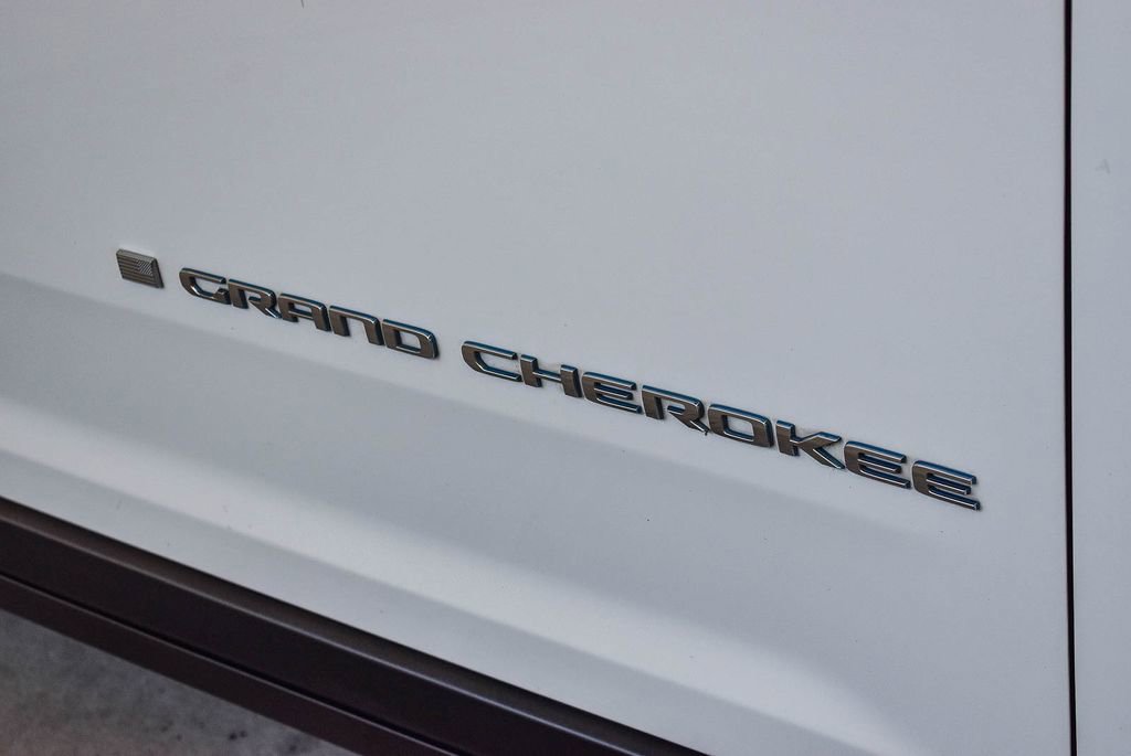 Used 2022 Jeep Grand Cherokee Limited 4xe w/ Luxury Tech Group II image 10