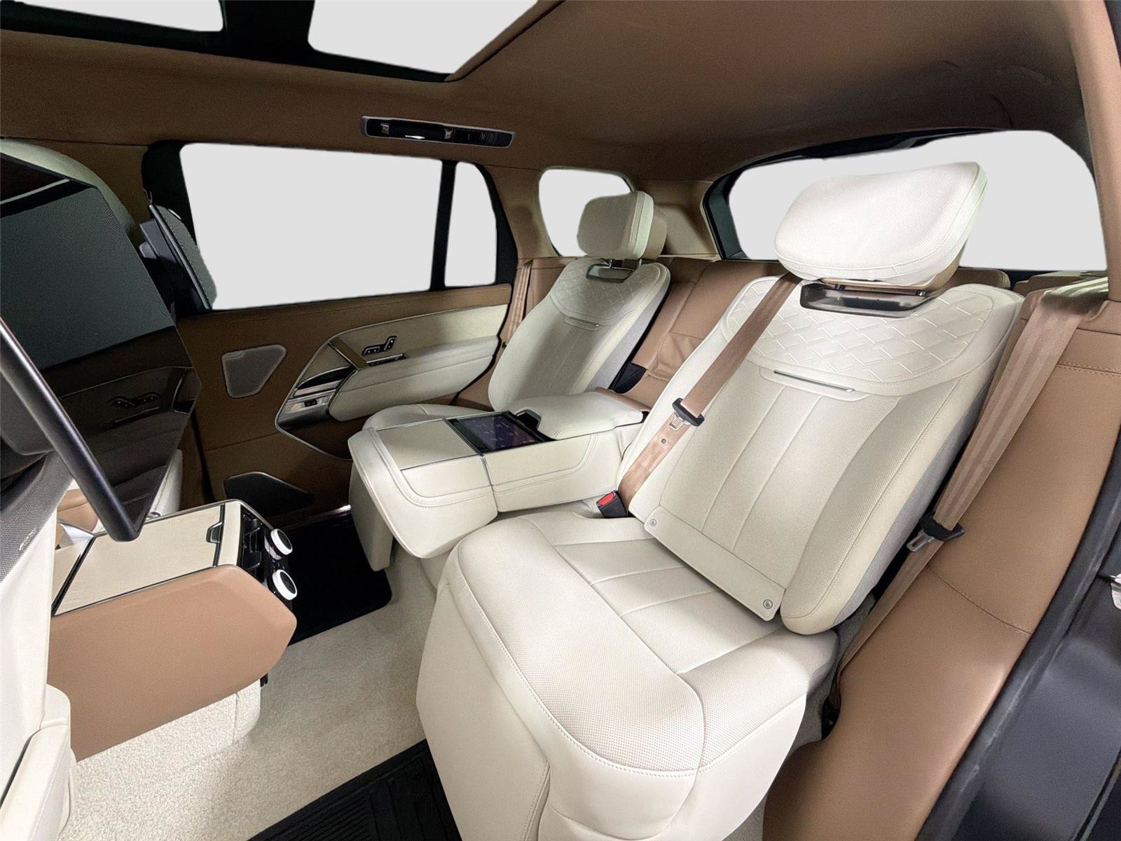 Certified 2023 Land Rover Range Rover SV AWD/4WD image 24