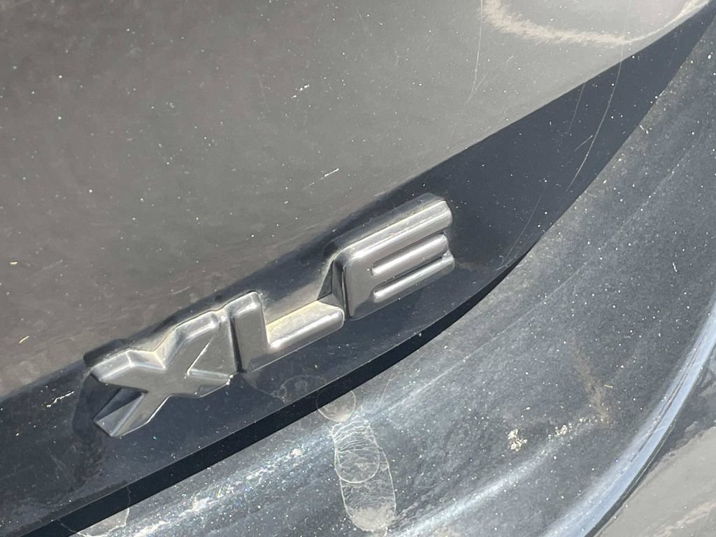 Used 2024 Toyota Highlander XLE FWD image 9