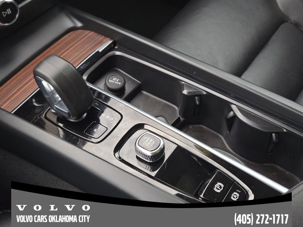 Certified 2025 Volvo V60 B5 Cross Country Plus image 19