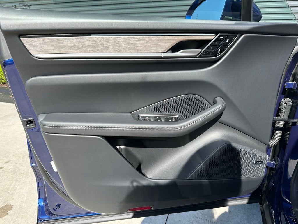 Used 2024 Porsche Macan 4 Electric image 18