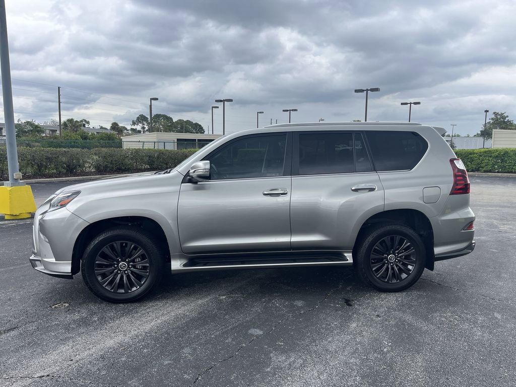 Used 2021 Lexus GX 460 Premium w/ Accessory Package image 15