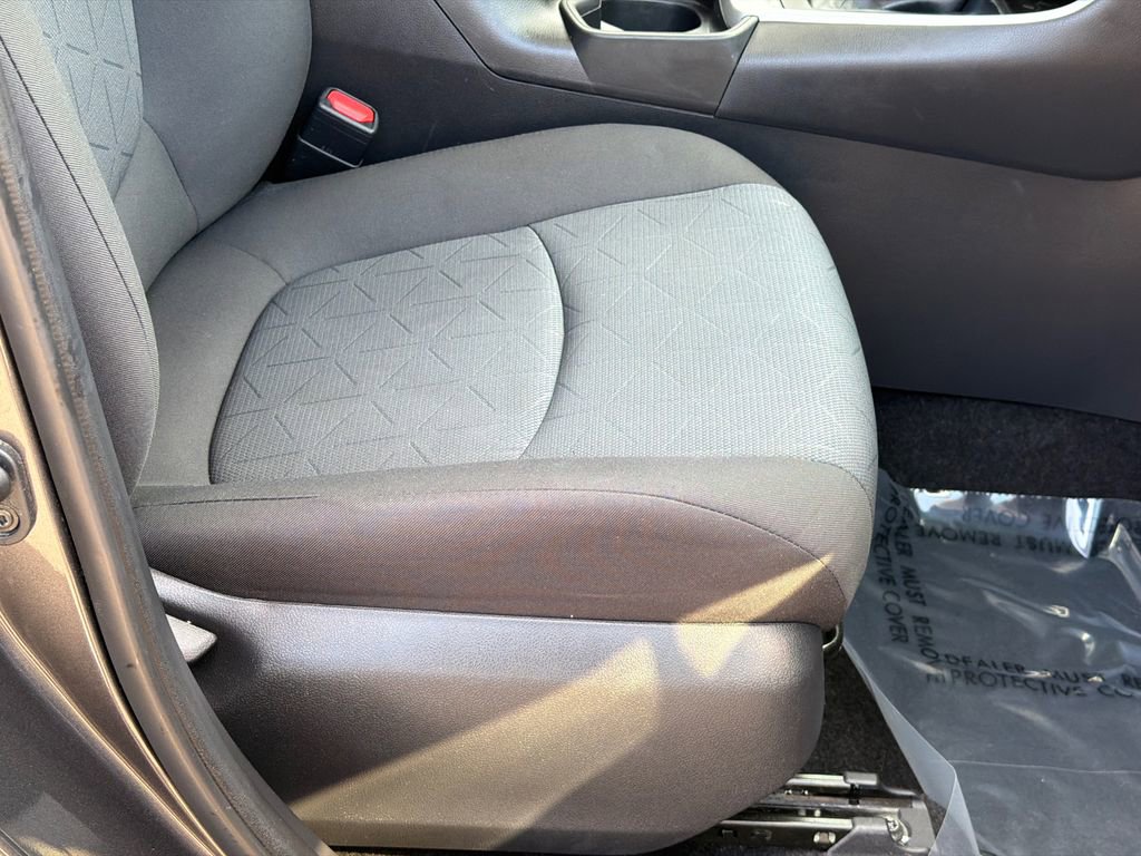 Used 2020 Toyota RAV4 XLE w/ Convenience Package image 12