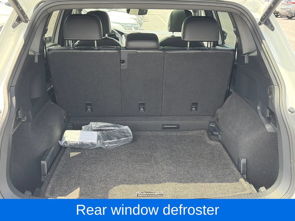 Used 2022 Volkswagen Tiguan SE R-Line AWD/4WD image 8