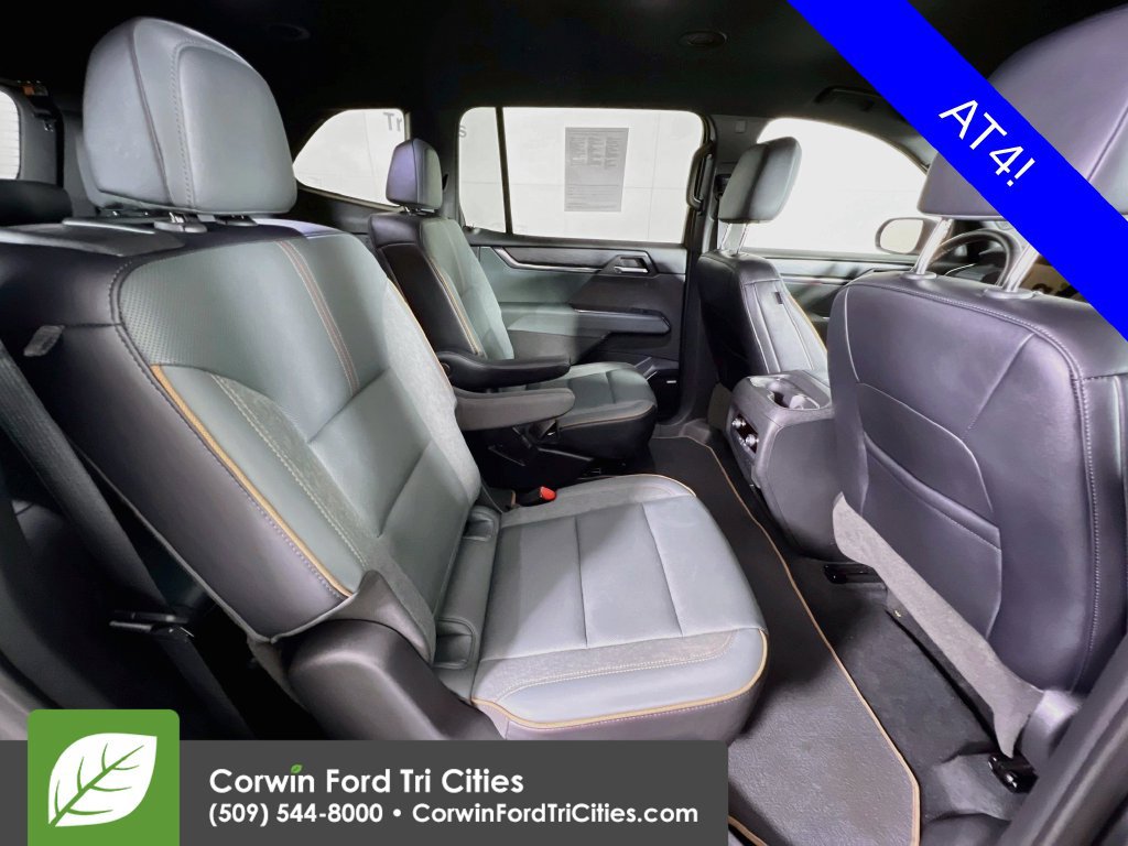 Used 2025 GMC Acadia AT4 AWD/4WD image 17