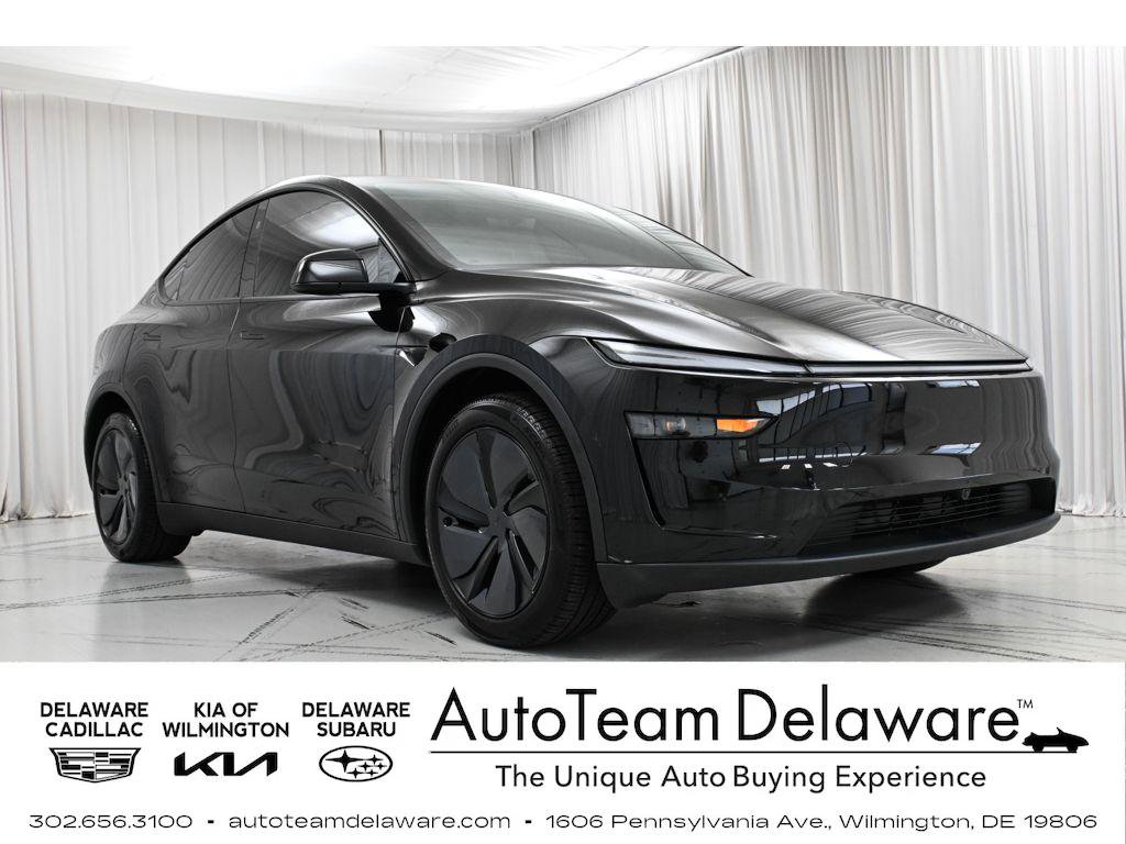 Used 2026 Tesla Model Y Long Range RWD image 1