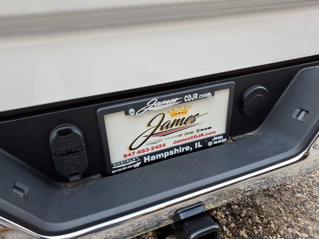 Used 2022 Chevrolet Silverado 1500 LT AWD/4WD image 32