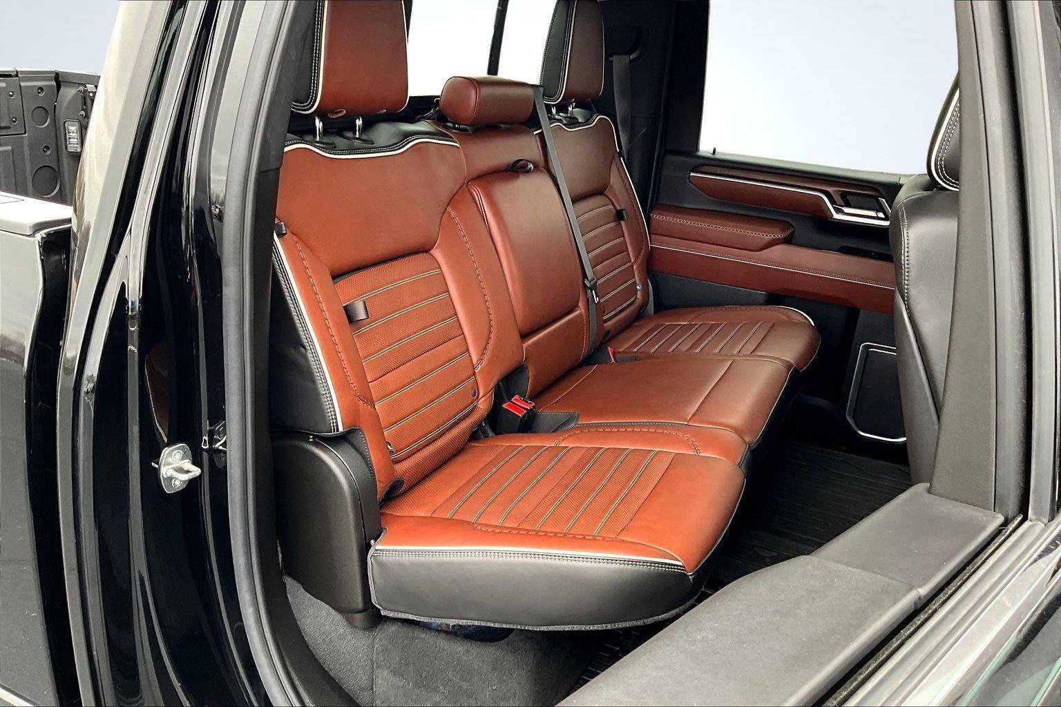 Used 2024 GMC Sierra 2500 Denali Ultimate w/ LPO, GMC Protection Package image 28