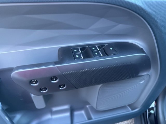 New 2025 Ford Maverick XL image 13