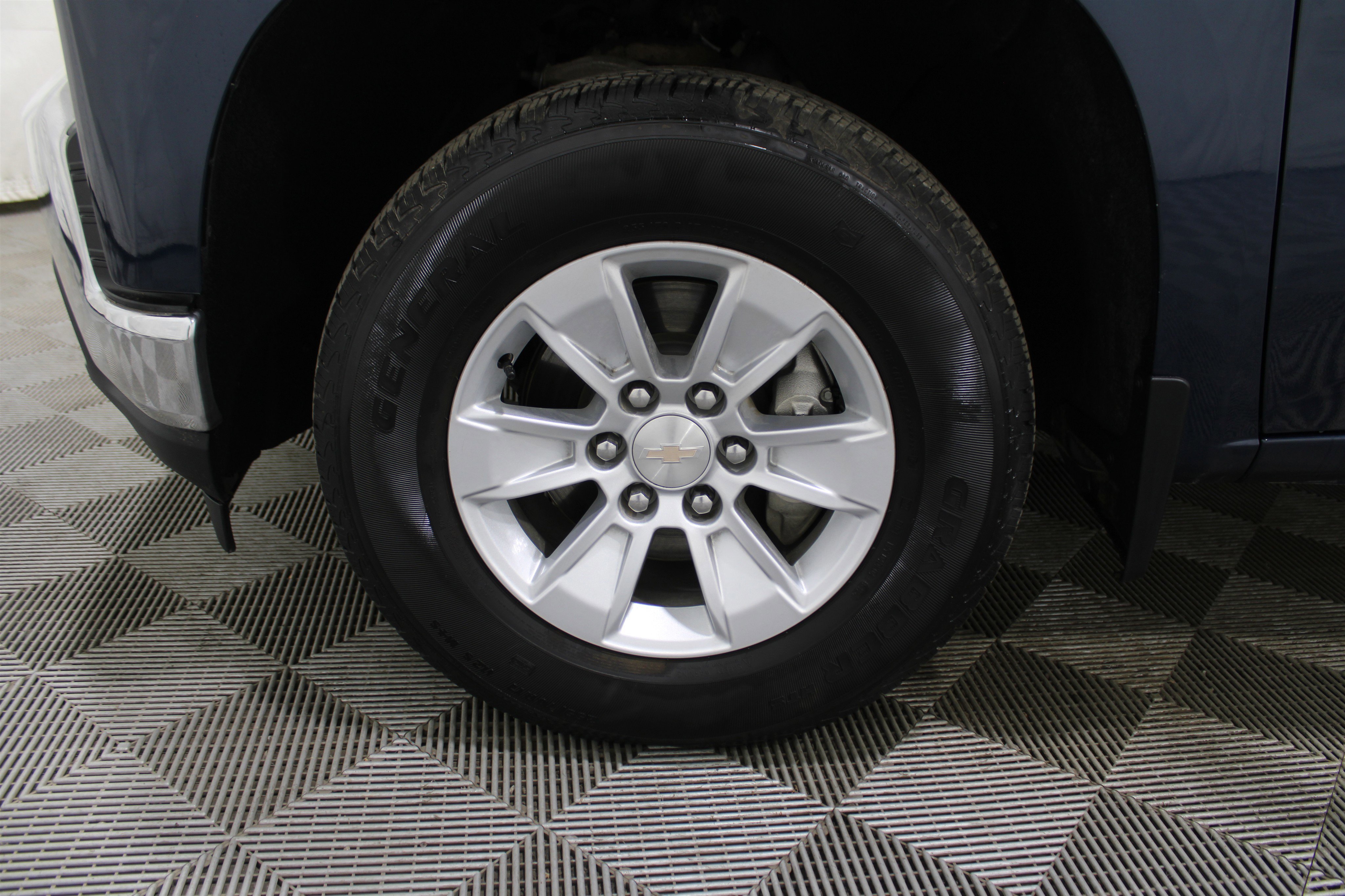 Used 2020 Chevrolet Silverado 1500 LT w/ Texas Edition image 40