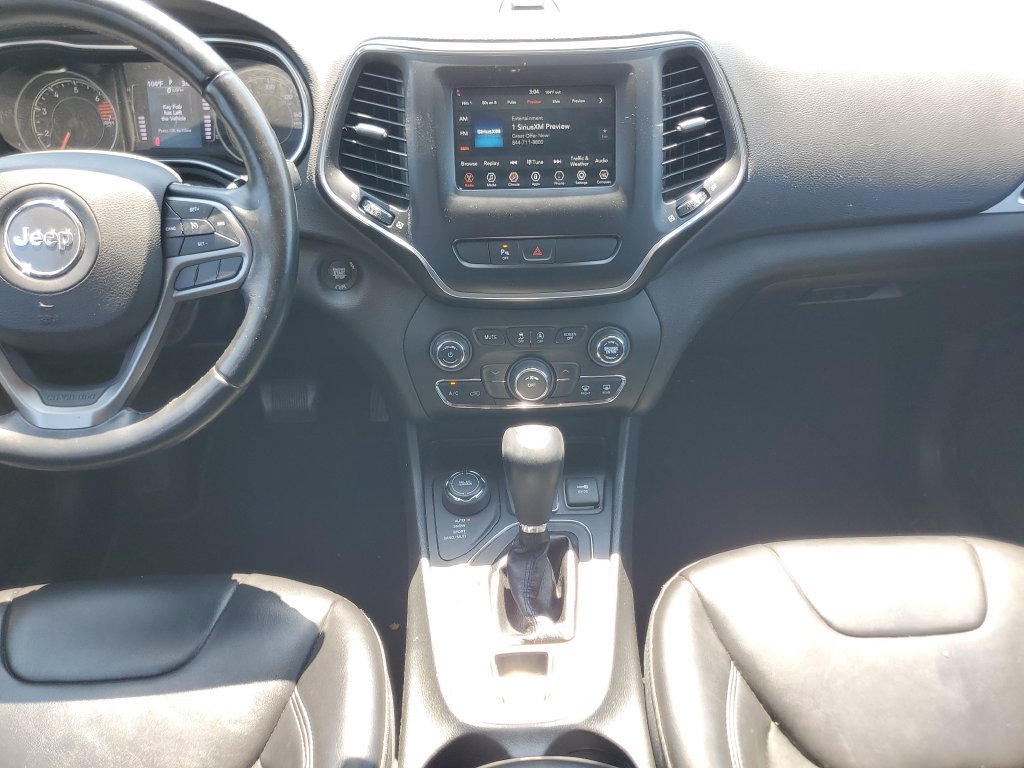 Used 2019 Jeep Cherokee Latitude Plus AWD/4WD image 27