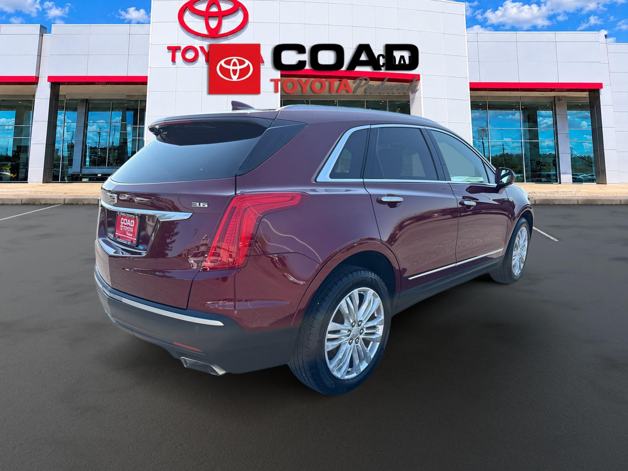 Used 2018 Cadillac XT5 Premium Luxury FWD image 5