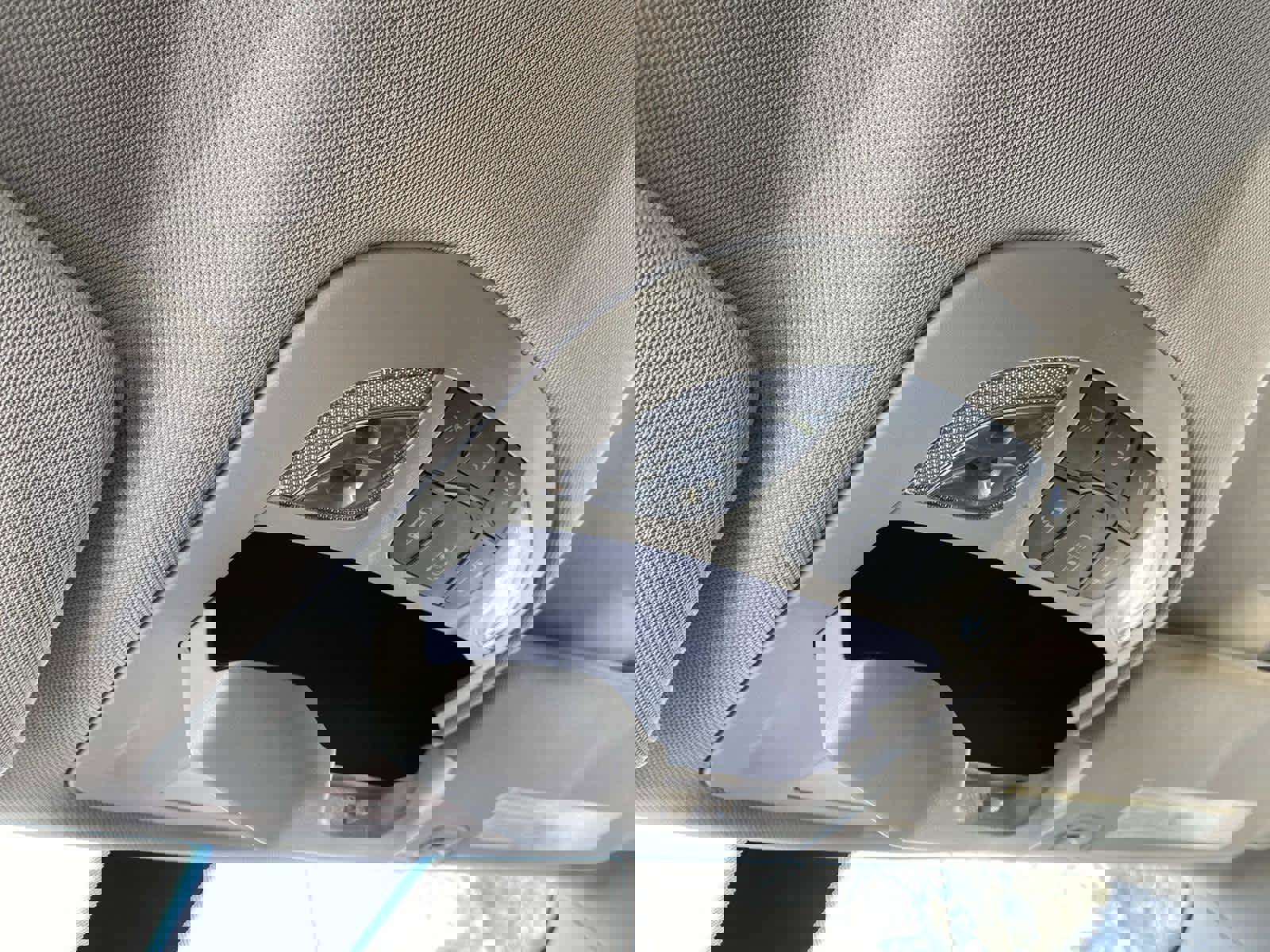 Certified 2022 Chrysler Voyager LX image 31