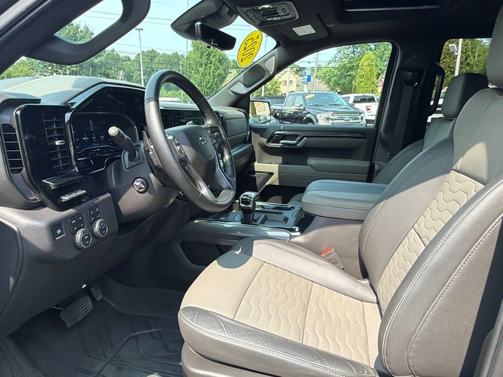 Used 2025 Chevrolet Silverado 1500 ZR2 w/ Technology Package AWD/4WD image 19